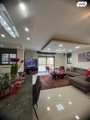 בית פרטי/ קוטג', קרית יערים, גבעת זאב