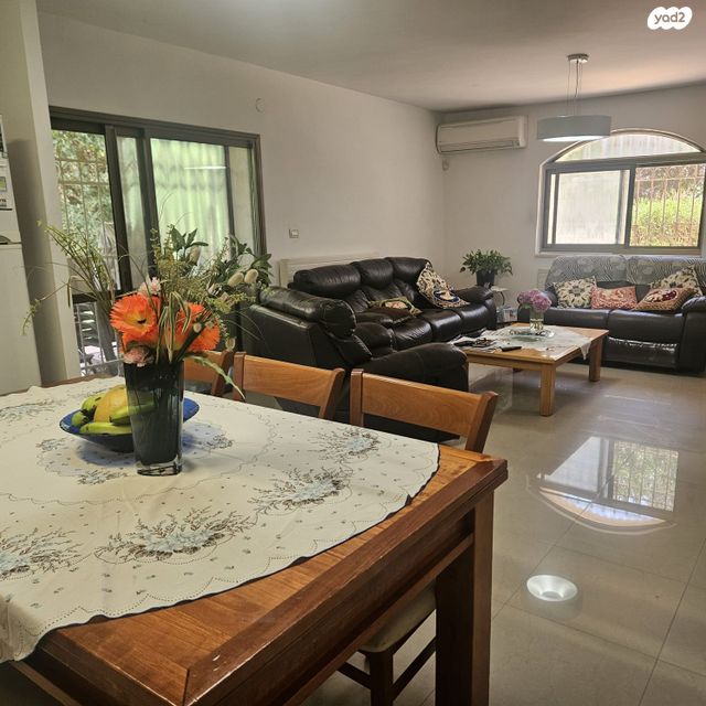 בית פרטי/ קוטג', קרית יערים, גבעת זאב