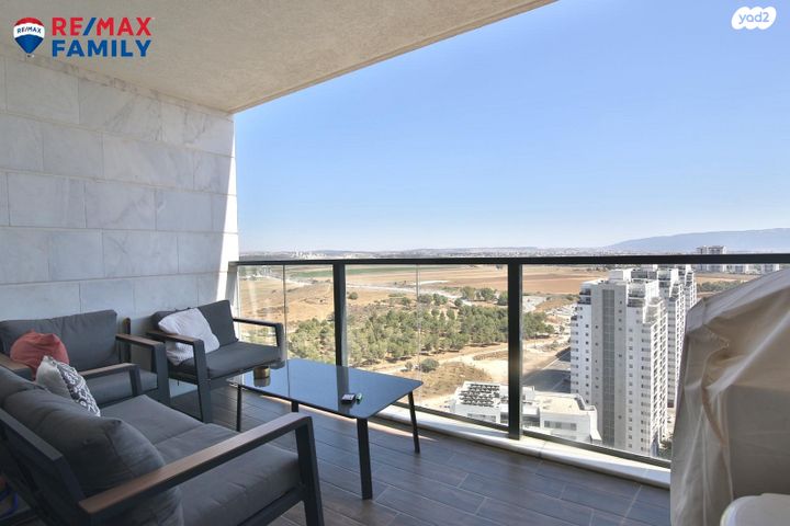 דירה, נעמי שמר 12, נאות אפק, אפקה, קרית ביאליק