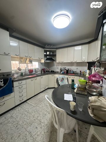 דו משפחתי, התאנה, מרכז שפירא