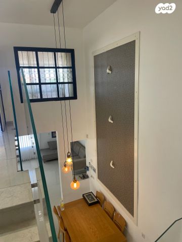 דו משפחתי, קרית מלאכי