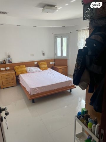 דו משפחתי, קרית מלאכי