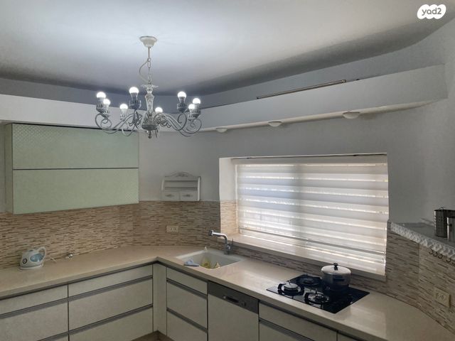 דו משפחתי, קרית מלאכי