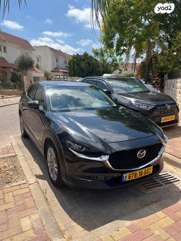 מודעת רכב מאזדה CX-30