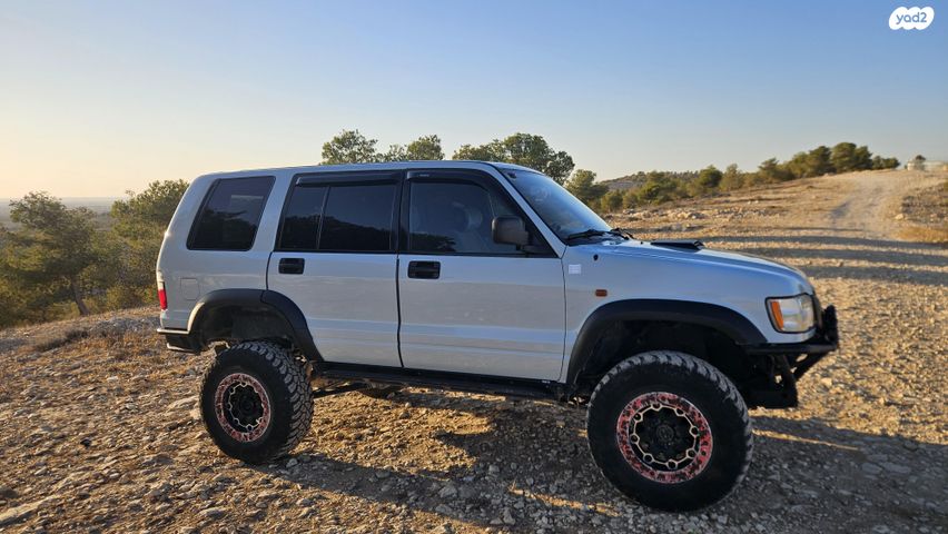 איסוזו טרופר