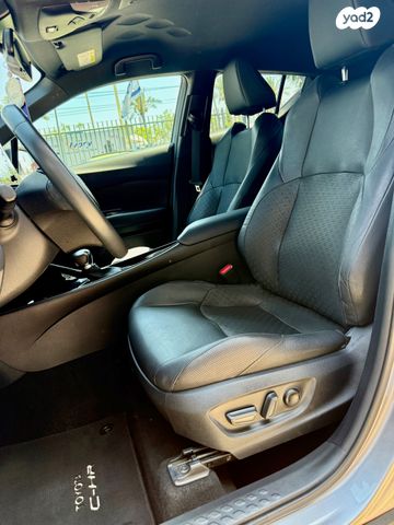 טויוטה C-HR