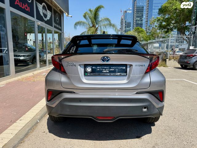 מודעת רכב טויוטה C-HR 2