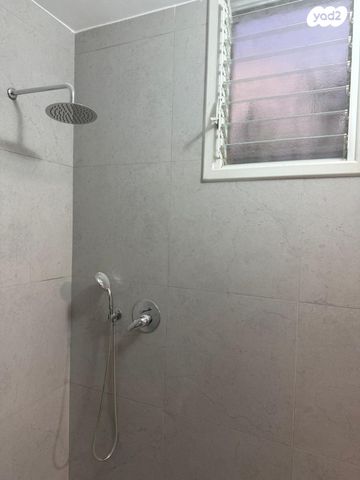 שלום שבזי 18
