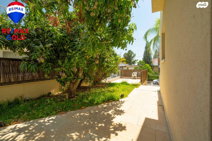 דו משפחתי, הזית, לפיד, לפיד