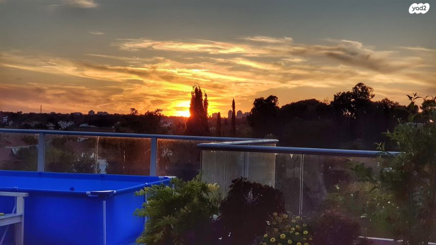 גג/ פנטהאוז, הוד השרון