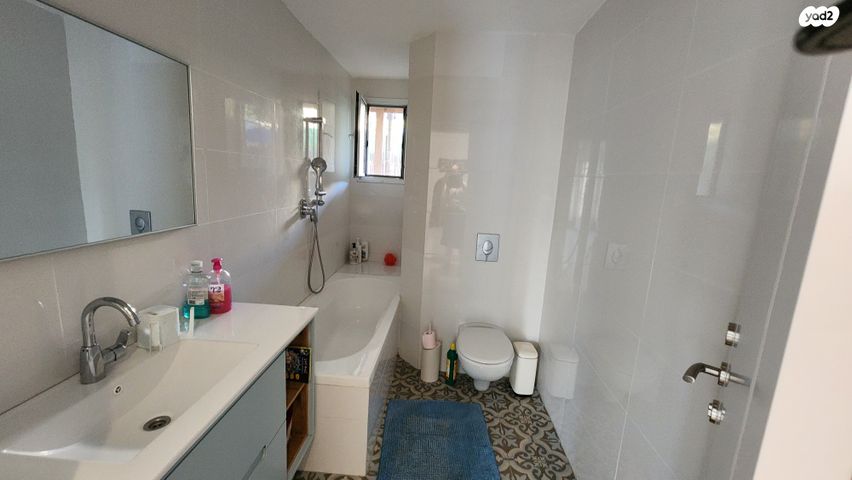 דירת גן, קרני שומרון