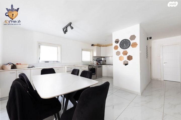 דופלקס, עגנון 8, דרום מערב ותיק, בת ים