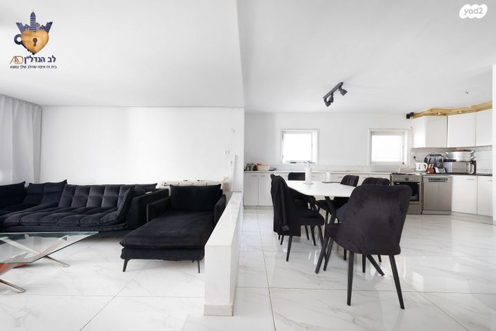 דופלקס, עגנון 8, דרום מערב ותיק, בת ים