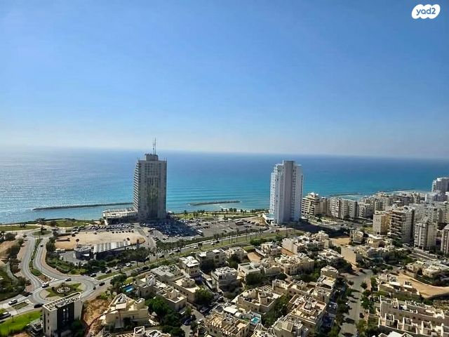 אמנון ליפקין שחק 