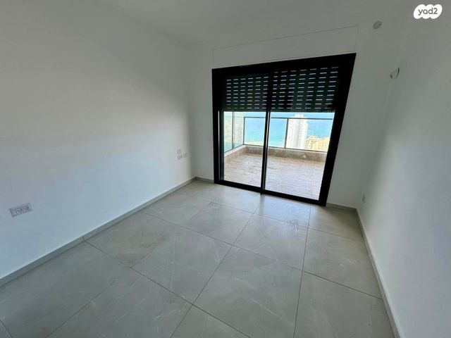 דירה, אמנון ליפקין שחק, נוף הטיילת, נתניה