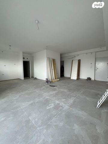 דירה, צבי הירשפלד, רמז, מערב ותיק, ראשון לציון