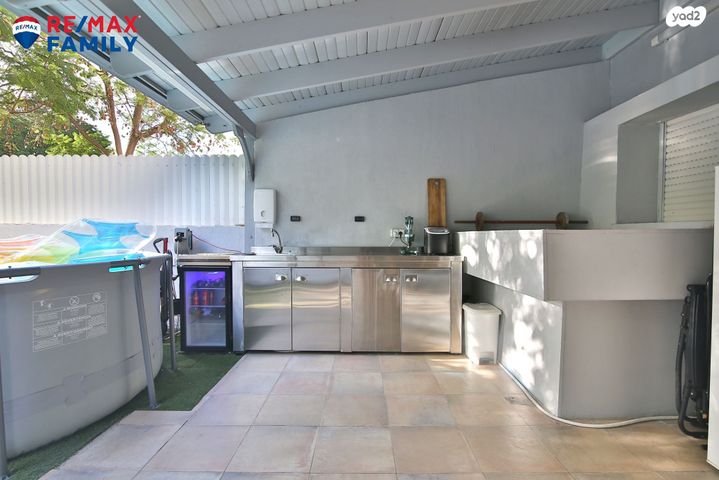 דירת גן, מנחם בגין 4, נווה גנים, קרית מוצקין