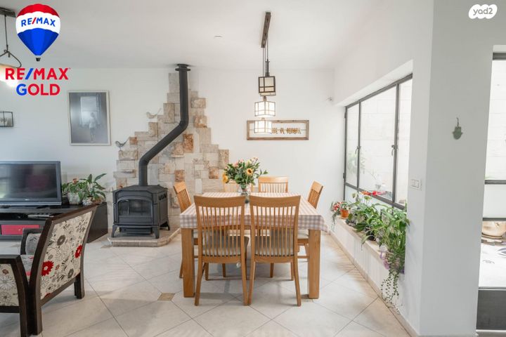 דו משפחתי, הזית, לפיד, לפיד