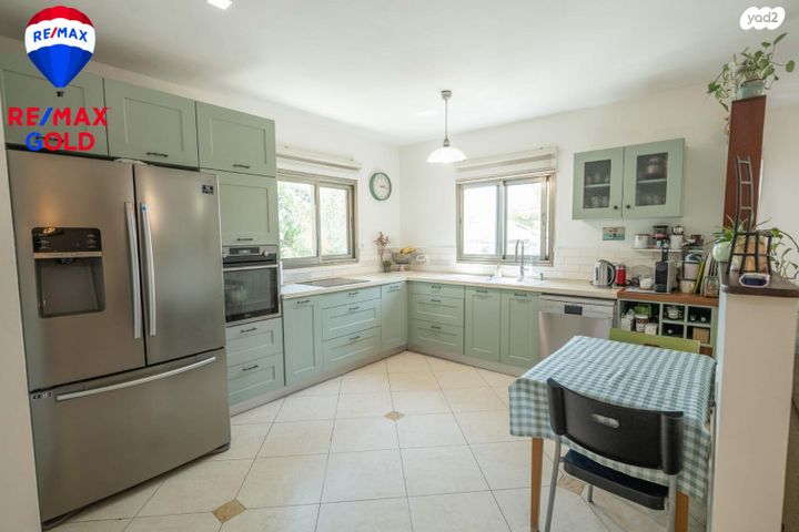 דו משפחתי, הזית, לפיד, לפיד