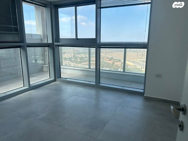 גג/ פנטהאוז, קרל פופר 15, קרית המדע, נתניה