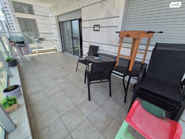 דירה, כליל החורש 9, יצחק שמיר, נהריה