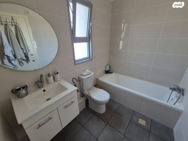 דירה, כליל החורש 9, יצחק שמיר, נהריה