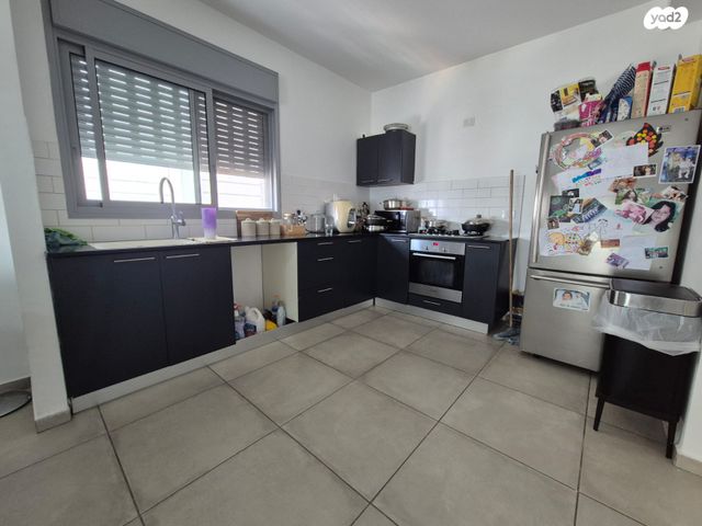 דירה, כליל החורש 9, יצחק שמיר, נהריה