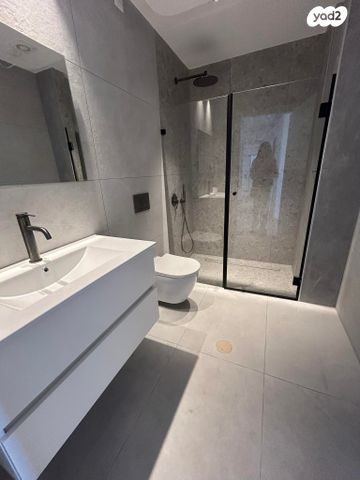 גג/ פנטהאוז, קרל פופר 15, קרית המדע, נתניה