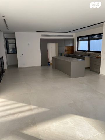 בית פרטי/ קוטג', הנשיא יצחק בן צבי, נוף ים, הרצליה