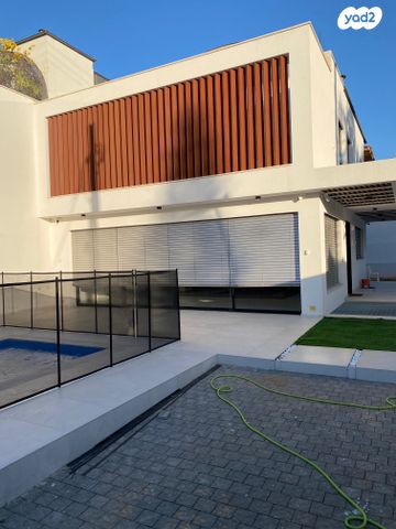 בית פרטי/ קוטג', הנשיא יצחק בן צבי, הרצליה פיתוח, הרצליה