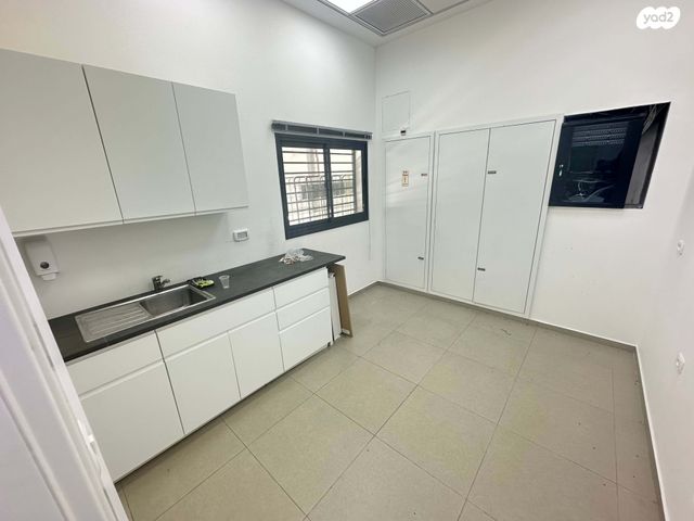 משרדים, מוריה, מודיעין מכבים רעות