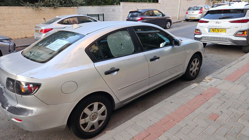 מודעת רכב מאזדה 3