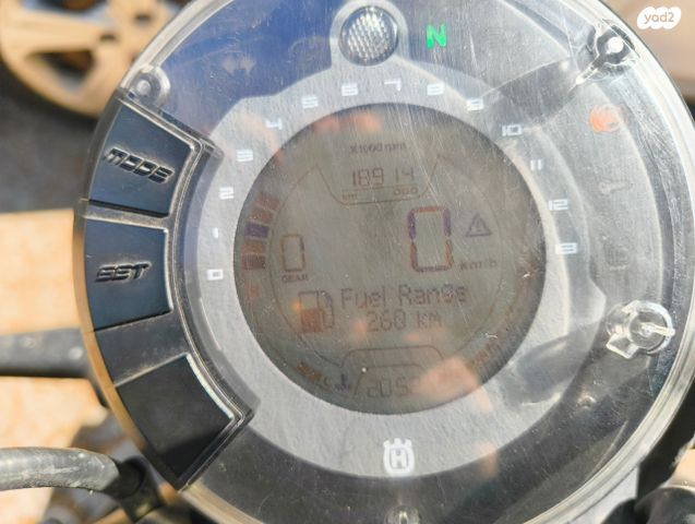 מודעת רכב הוסקוורנה SVARTPILEN 250