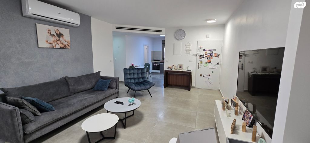 דליה רביקוביץ 16