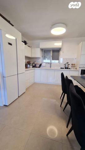 גג/ פנטהאוז, הרב עובדיה יוסף 18, מגדל אור, מגדל העמק