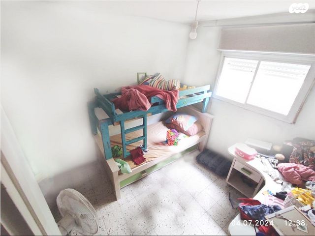 דו משפחתי, צמח 59, בתרא, קצרין