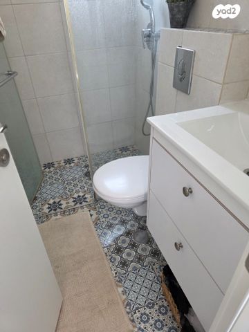 דירה, הפרחים, מודיעין מכבים רעות