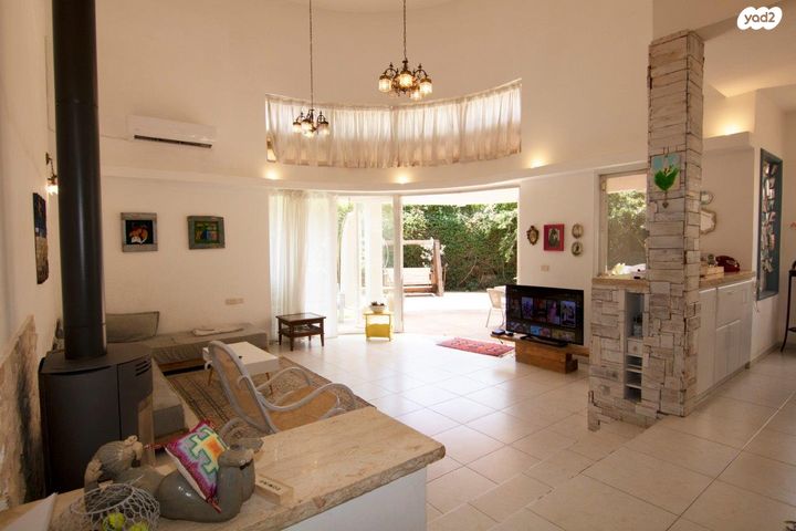 בית פרטי/ קוטג', הדר עם, הדר עם