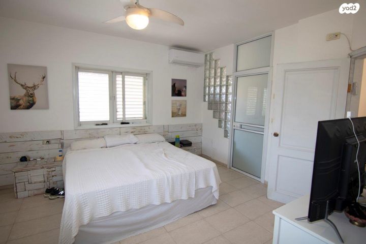 בית פרטי/ קוטג', הדר עם, הדר עם