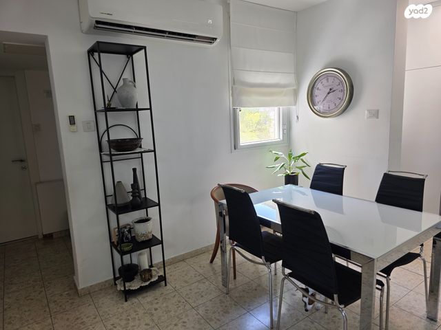 דירה, הפרחים, מודיעין מכבים רעות