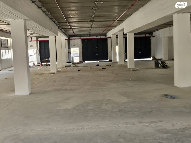 מבני תעשיה, אזור תעשייה מישור אדומים, מעלה אדומים