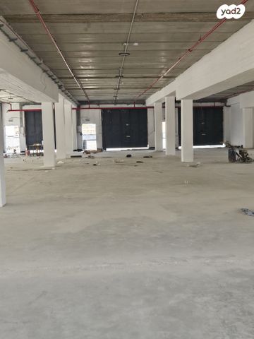 מבני תעשיה, אזור תעשייה מישור אדומים, מעלה אדומים