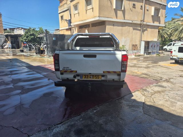 איסוזו די-מקס