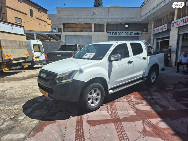 איסוזו די-מקס