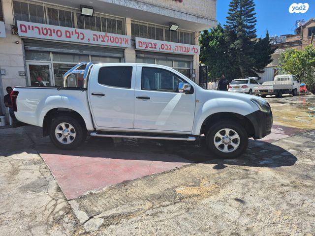 איסוזו די-מקס