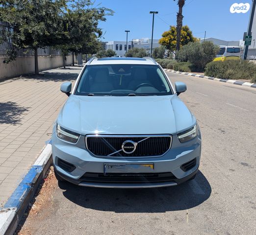 מודעת רכב וולוו XC40