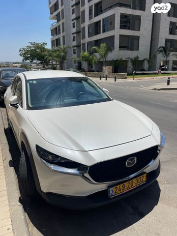 מודעת רכב מאזדה CX-30