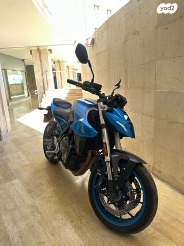 סוזוקי GSX-8S