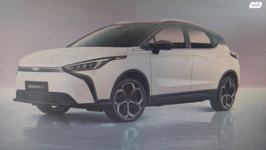 מודעת רכב ג׳ילי Geometry C