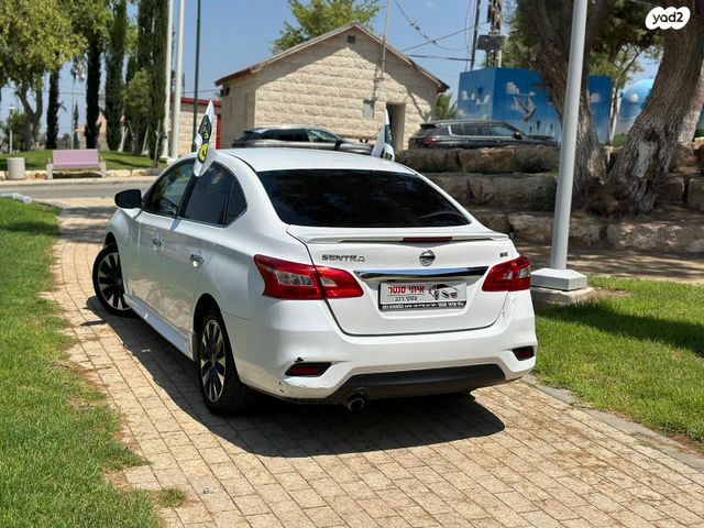ניסאן סנטרה